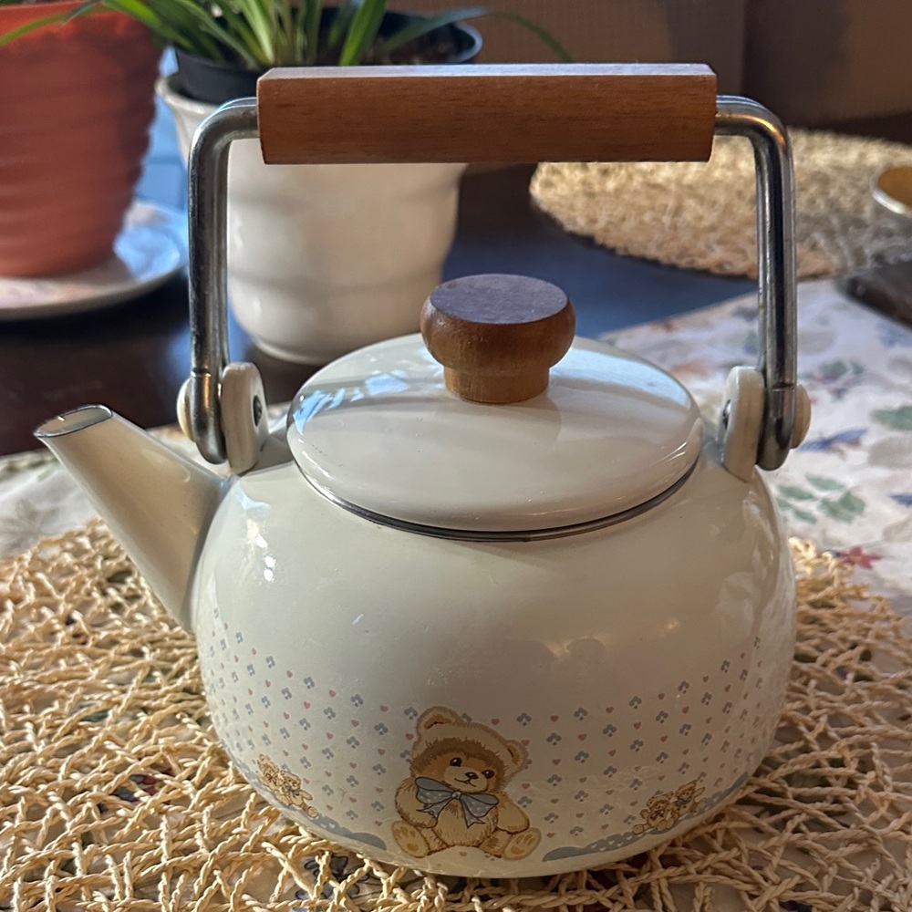 RARE TIENSHAN THEODORE BEAR TEAPOT *VINTAGE*